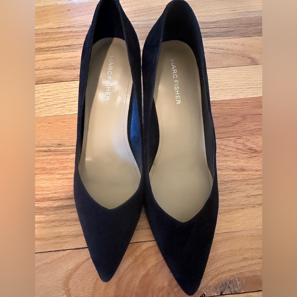 Marc Fisher Black Pointed Toe Pumps